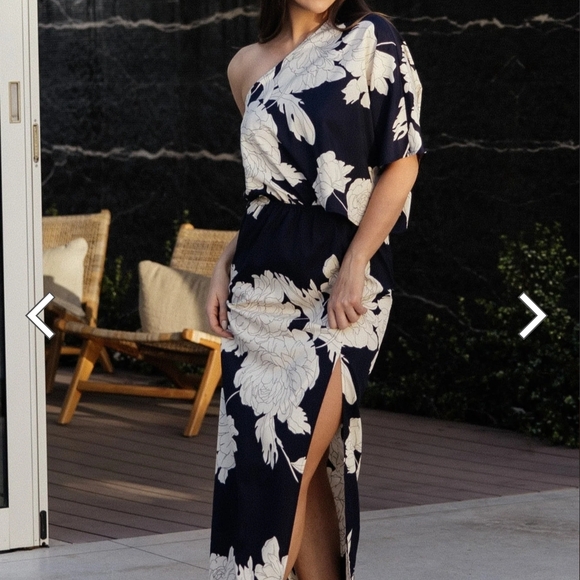 Baltic Born Halston Navy Cream Floral One Shoulder Maxi Dress SzLarge NWT - Picture 6 of 15